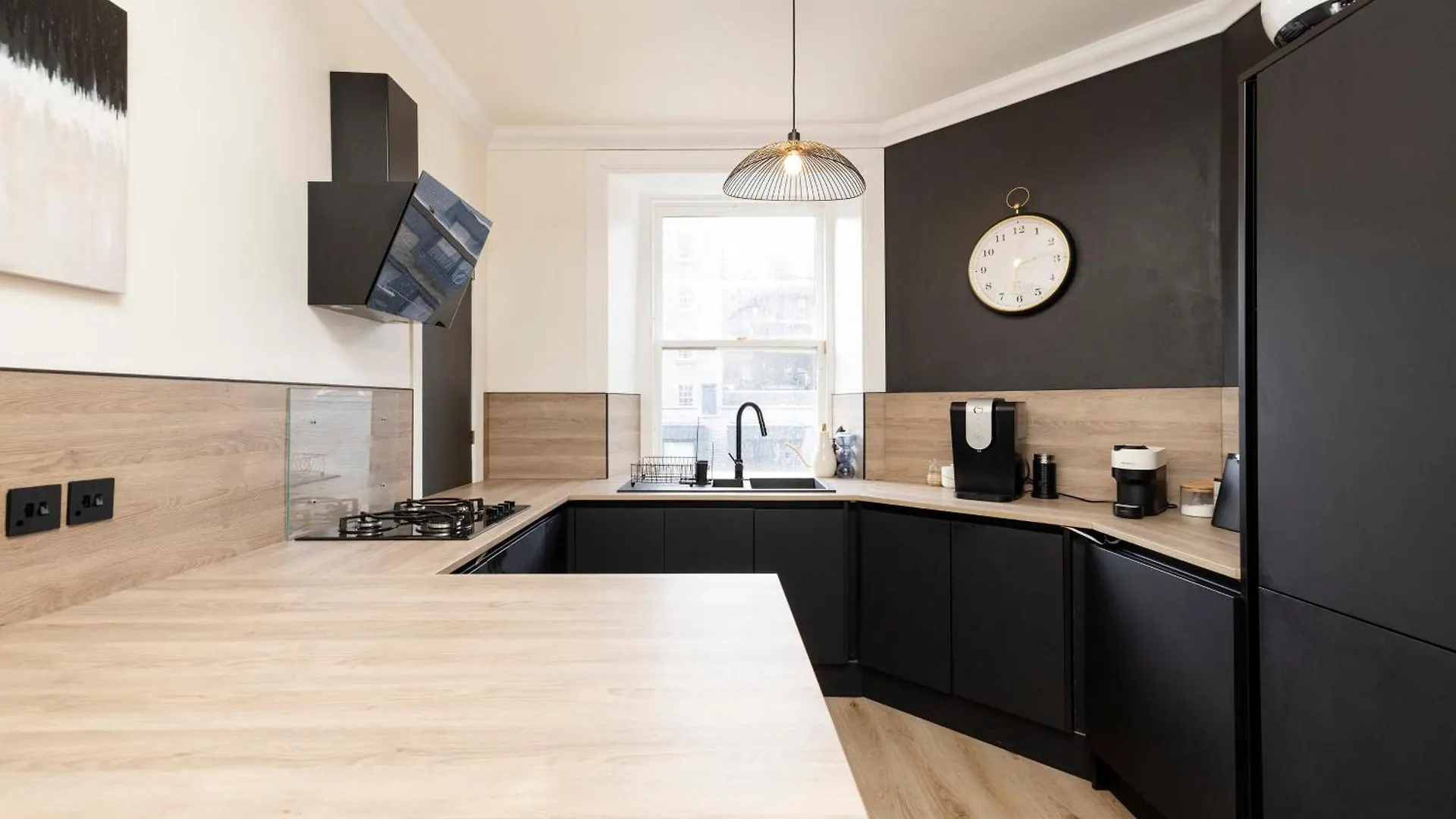 Elegant Apartment With Castle View إدنبرة